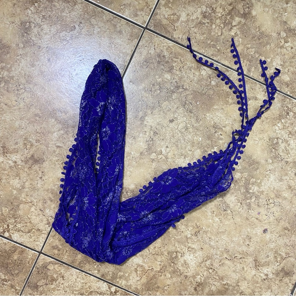 Scarf & FREE SHIPPING Giveaway! 🧣 - Picture 2 of 3